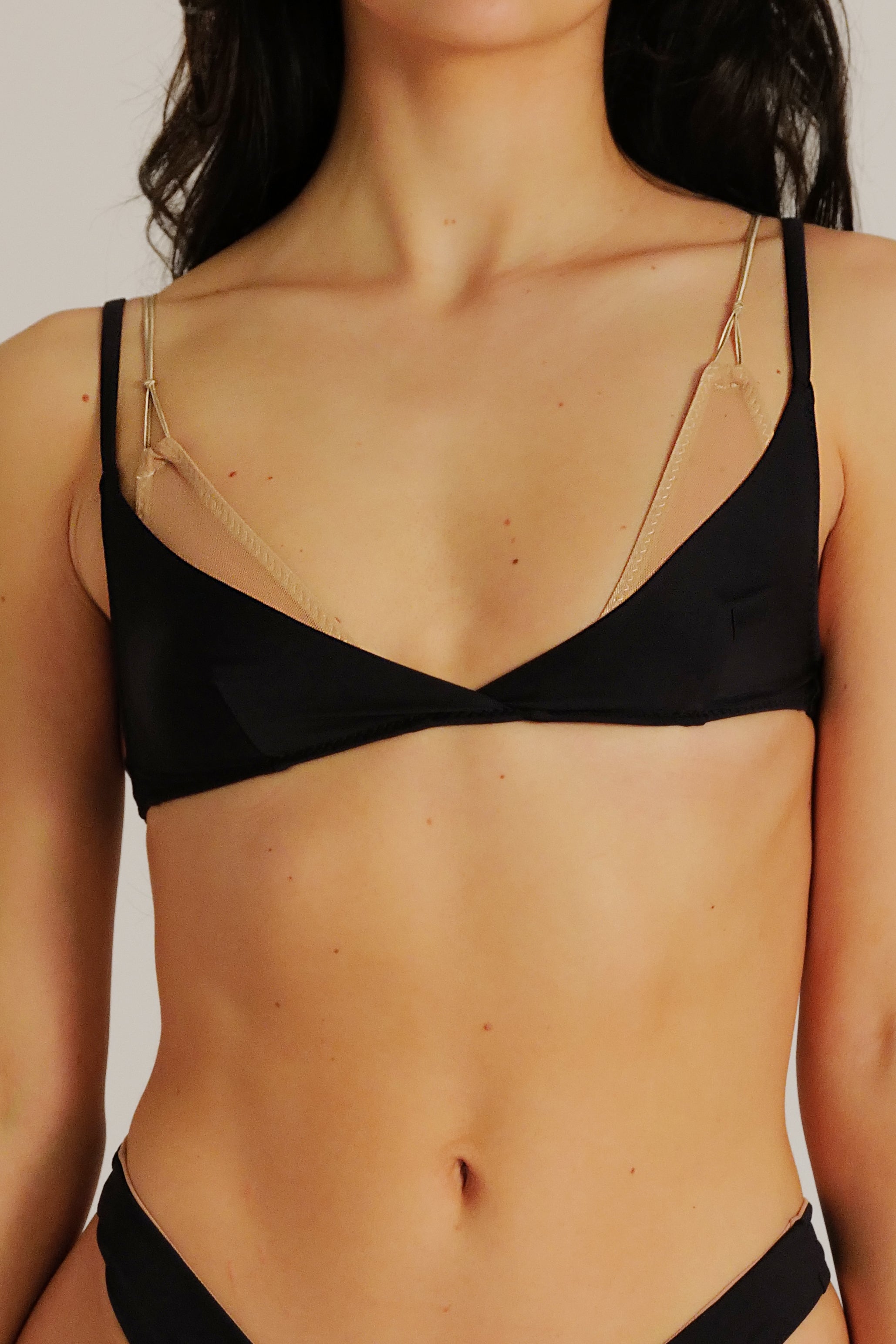 Bikini Top triangolo nero tulle 1#color_black-tulle-nude